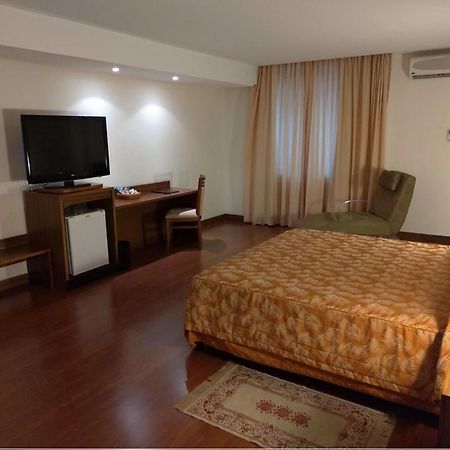Master Plaza Hotel 巴巴塞纳 外观 照片