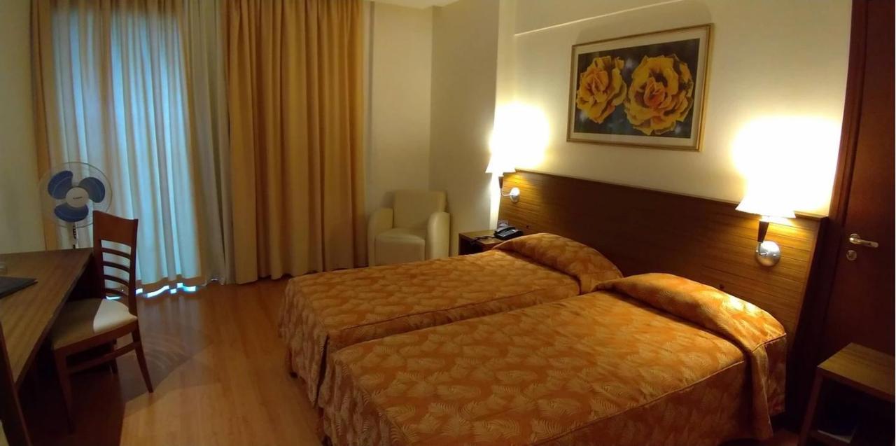 Master Plaza Hotel 巴巴塞纳 外观 照片